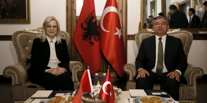 Yilmaz: Shqipëria dhe Turqia kanë të kaluar të përbashkët qindravjeçare dhe janë dy shtete mike e vëllazërore