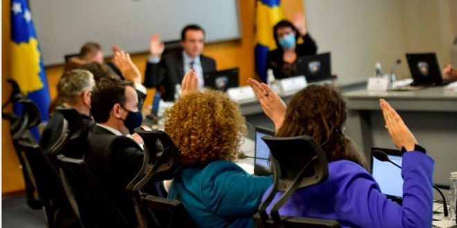 Qeveria e Kosovës e miraton nismën për lidhjen e marrëveshjes për lirinë e lëvizjes me pesë shtetet fqinje