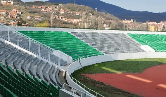 Stadiumi ‘Adem Jashari’ në Mitrovicë po shkatërrohet nga dita në ditë