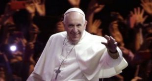 Papa Françesku arriti sot në Shkup të Maqedonisë së Veriut, në vizitën e tij të parë në këtë shtet