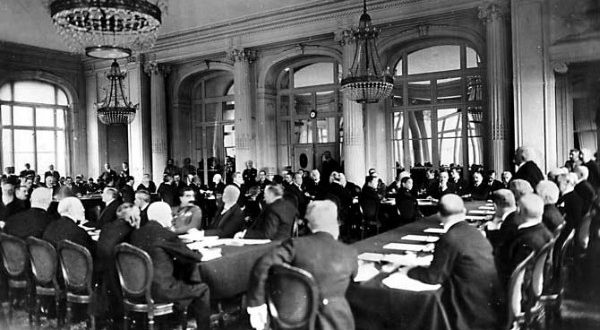 Më 28 qershor 1919 u mbajt Konferenca e paqes në Paris, e cila legjitimoi aneksimin e trojeve shqiptare nga Serbia, Mali i Zi, Bullgaria e Greqia