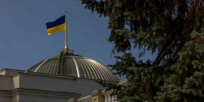 Deputetët ukrainas dhe Parlamenti e anuluan seancën për shkak të paralajmërimeve për sulme ajrore nga Rusia