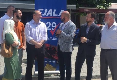 Partia FJALA hapi fushatën në Prizren ku prezantoi tetë kandidatët për deputetë
