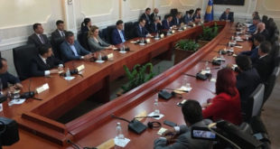 Partitë propozojnë 22 tetorin si datë për mbajtjen e zgjedhjeve lokale