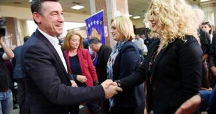 Kryetari i Partisë Demokratike të Kosovës , Kadri Veseli nis takimin me strukturat e Rinisë Demokratike