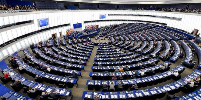 Deputetët e Parlamentit Evropian e këshillojnë Kurtin se zgjedhjet pas pandemisë mund të jenë shtegdalja e duhur