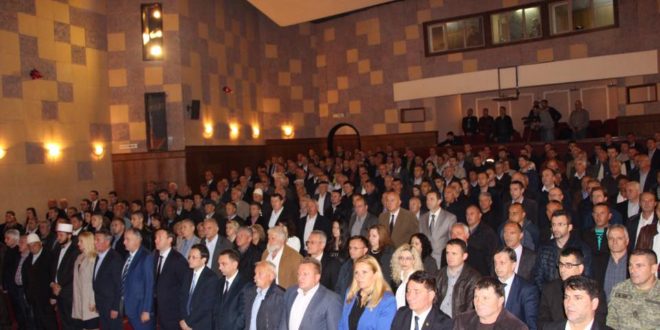Në 17-vjetorin e rënies u mbajt Akademi përkujtimore në nderim të heroit Abaz Thaçi