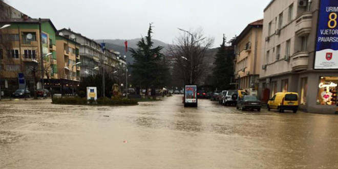 Përmbytje në Pejë nga vërshimet