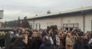 Në Mitrovicën e Veriut e në Leposaviq, nga sot qytetarët nënshkruajnë peticionin për të shkarkuar kryetarët shqiptarë të komunave