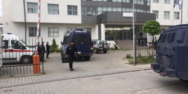 Gjatë aksionit policor në veri të vendit, është arrestuar edhe komandanti i Policisë së Kosovës në Zubin Potok