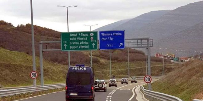 Edhe sot 100 policë të tjerë të njësiteve të specializuara të Policisë së Kosovës janë nisur për në Shqipëri