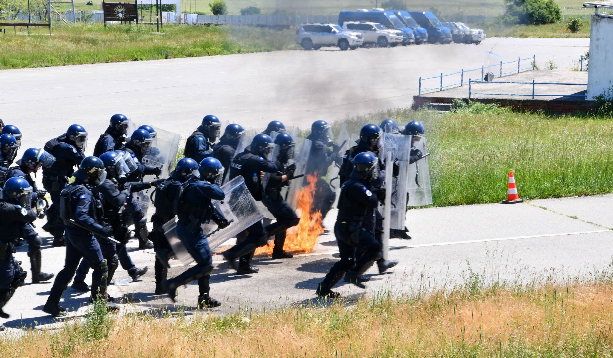 Njësitë Speciale stërviten për kontrollin e turmave  Policia demonstron gatishmëri operative në Vrellë