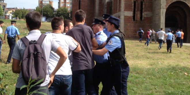 Lëvizja Vetëvendosje e dënon ashpër intervenimin e dhunshëm të PK-së ndaj studentëve të UP