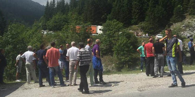 Banorët e Llukës së Epërme dhe fshatrave të Deçanit janë kthyer mbrapsht nga policia malazeze