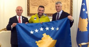 Kryetari i shtetit, Hashim Thaçi i dorëzon flamurin e Republikës së Kosovës ekipit olimpik