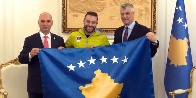 Kryetari i shtetit, Hashim Thaçi i dorëzon flamurin e Republikës së Kosovës ekipit olimpik