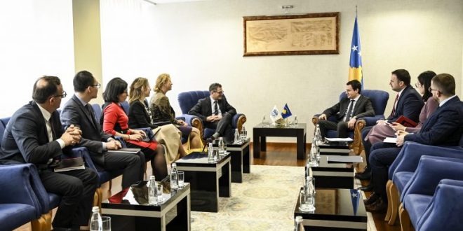 Kryeministri i Kosovës, Albin Kurti, ka pritur në takim një delegacion të Fondit Monetar Ndërkombëtar