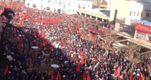 Vetëvendosje do të organizojë protesta më masive nëse Thaçi nuk tërhiqet nga ideja e tij për ndarjen e Kosovës