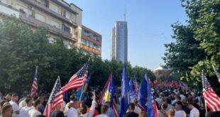Pasi Qeveria nuk po tërhiqet nga veprimet skandaloze, në Prishtinë, protestuan mijëra qytetarë, veteranë e invalidë të luftës së UÇK-së
