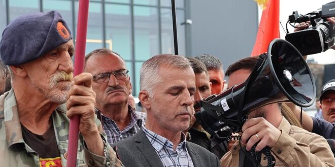 Sot para selisë së EULEX-it, në Fushë Kosovë, veteranët protestuan kundër bastisjeve e ndalimeve arbitrare të bashkëluftëtarëve të tyre