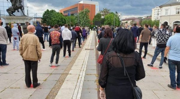 Bizneset dhe qytetarët protestojnë sot në shenjë pakënaqësie me masat e fundit të ndërmarra nga Qeveria e Kosovës