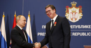 Kryetari i Rusisë, Vladimir Putin, e uroi kryetarin e Serbisë, Aleksandar Vuçiq, për Ditën e Shtetësisë së Serbisë