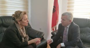 Apostolova dhe Minxhozi trimëruan dialogun Kosovë-Serbi