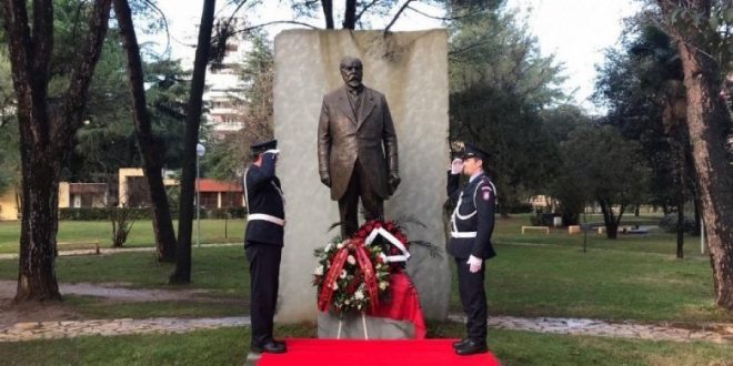 Përkujtohet firmëtari i parë i Deklaratës së Pavarësisë së Shqipërisë, Ismail Qemali në 100-vjetorin e vdekjes