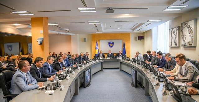 Kryeministri Haradinaj ka thirrur një mbledhje të qeverisë për sot në të cilën do të shqyrtohen 11 pika të rendit të ditës