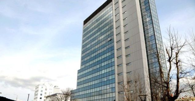 U formua Komisioni për vendosjen e shtatores së Adem Demaçit në sheshin me emrin e tij, në Prishtinë