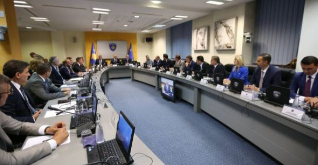 Për më shumë se një vit ministrat serbë në Qeverinë e Kosovës vazhdojnë ta shpërfillin kryeministrin Haradinaj
