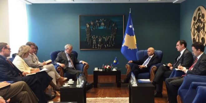 Qeveria e Kosovës, OSBE-ja, BE-ja dhe ambasada amerikane punojnë në hartimin e statutit të AKS-së