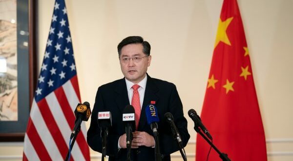 Ambasadori i Kinës në Amerikës, Qin Gang, tha se qeveria kineze nuk e dinte se do të bëhej luftë në Ukrainë