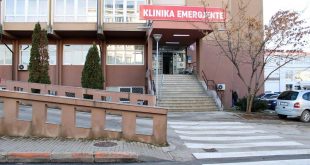 Sindikata e Shërbimit Spitalor, Klinik dhe Universitar të Kosovës ka kërkuar rritje të pagave prej 50 për qind