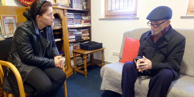 Akademik Rexhep Qosja nderon kontributin e prof. Ahmet Qeriqit: "Ka përhapur kohezionin mes Kosovës dhe Shqipërisë"