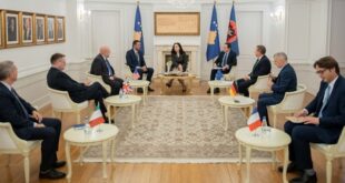 Vjosa Osmani, Albin Kurti e Glauk Konjufca, kanë pritur në takim ambasadorët e vendeve të QUINT-it