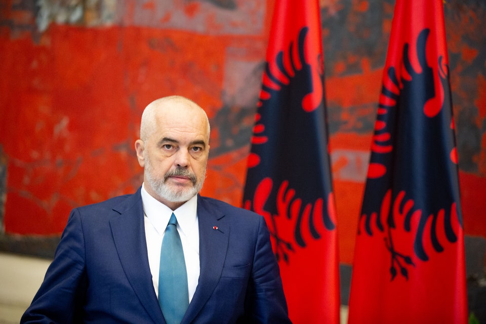 Edi Rama  Shqipëria ka ushtrinë më të mirëpaguar në rajon  përfshirë edhe Serbinë   investime në  Javelin  dhe industri ushtarake