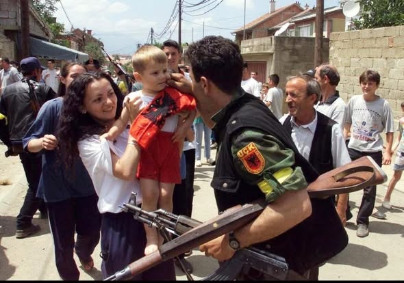Edi Rama uron Kosovën me rastin e përvjetorit të 27 të të çlirimit