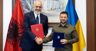 Kryetari i Ukrainës, Vladimir Zelensky, falënderon kryeministrin e Shqipërisë, Edi Rama për mbështetjen që i ka dhënë Ukrainës