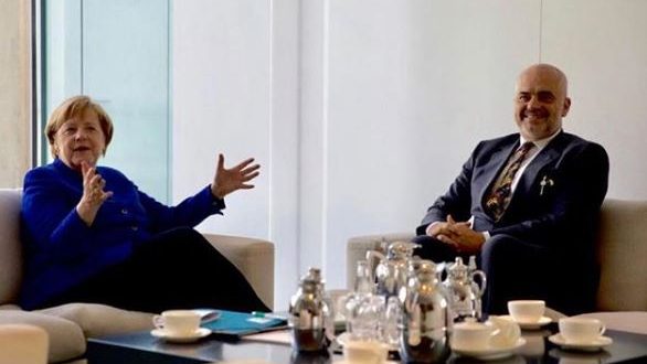 Kryeministri shqiptar, Edi Rama është takuar sot me kancelaren gjermane Angela Merkel në Berlin