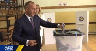 Kandidati për kryeministër i koalicionit PDK-AAK-NISMA, Ramush Haradinaj ka votuar ndër të parët