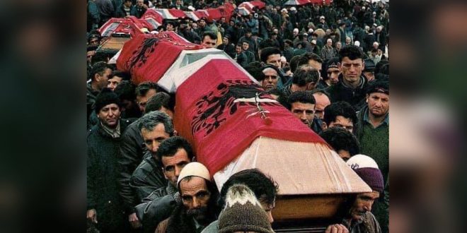 Sot janë bërë 22 vite nga organizimi i ceremonisë së varrimit të masakruarve në Reçak