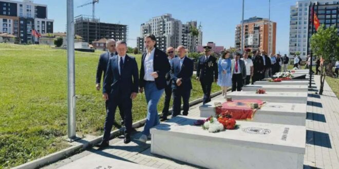 Përparim Rama: Dëshmorët dhanë jetën që ne ta gëzojmë lirinë dhe paqen