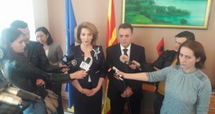 Ministrja Albena Reshitaj në Shkup: Me Maqedoninë do të punojmë në lehtësimin e rrugës drejt BE-së