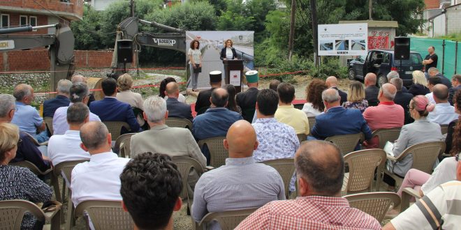 Ministrja Reshitaj në Gjakovë, përuron fillimin e punimeve të projektit në vlerë afër gjysmë milion euro