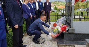 Në Rezallë përkujtohet komandanti i UÇK-së, Malush Ahmeti në 19 vjetorin e rënës heroike të tij