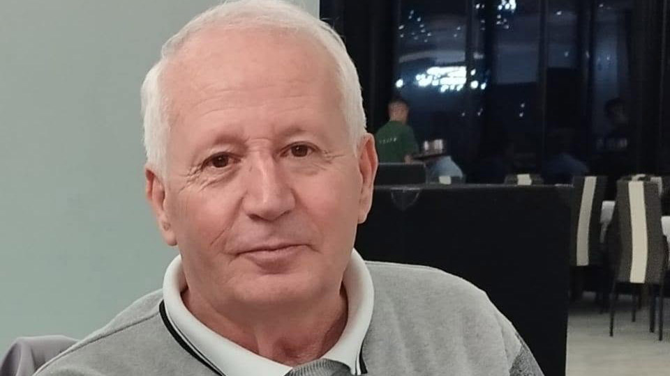Rifat Kullolli  Populli po helmohet pasi Enti Shtetëror i Farërave dhe AKU  heshtin para problemeve me normat  standardet dhe cilësitë e pesticideve dhe farërave