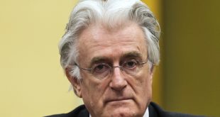 Tribunali i Hagës ka dënuar me burg të përjetshëm kriminelin serb, Radovan Karaxhiq