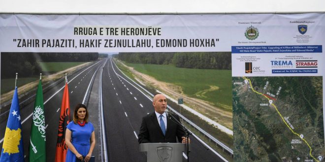 Haradinaj: Përurimi i punimeve të segmentit Smrekovnicë-Gojbulë, është lajm i mirë për ekonominë e vendit