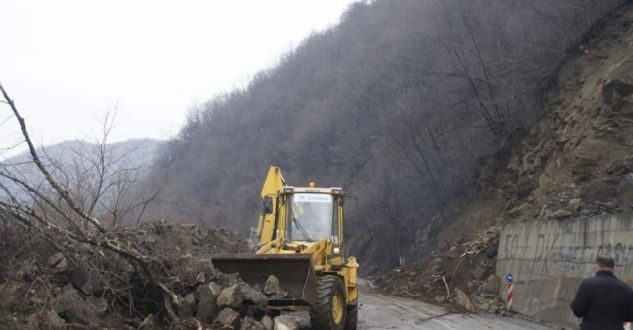 Banorët e fshatit Nikaj të Kaçanikut sot protestojnë tek pika e kyçjes në magjistralen Prishtinë-Kaçanik